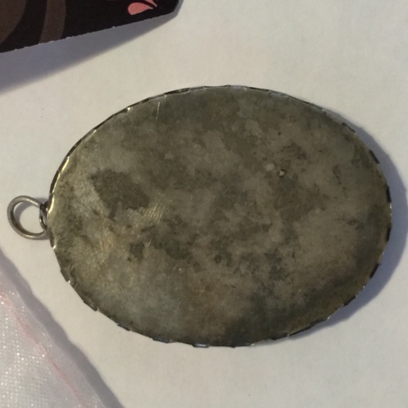 Spark design pink skull pendant - Picture 3 of 6